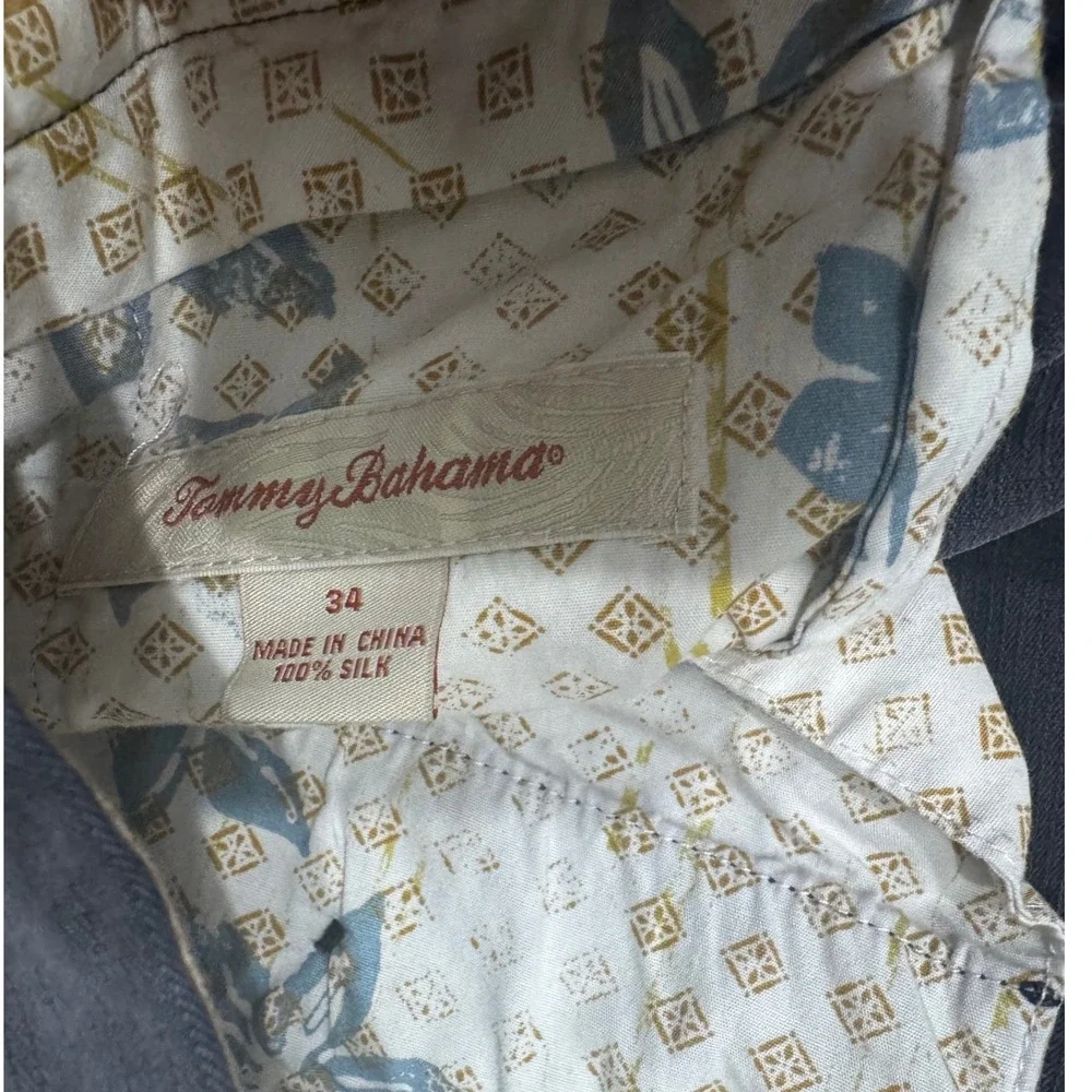 Tommy Bahama Mens Silk Shorts Blue Size 34 Pleated Golf Casual - Picture 3 of 3
